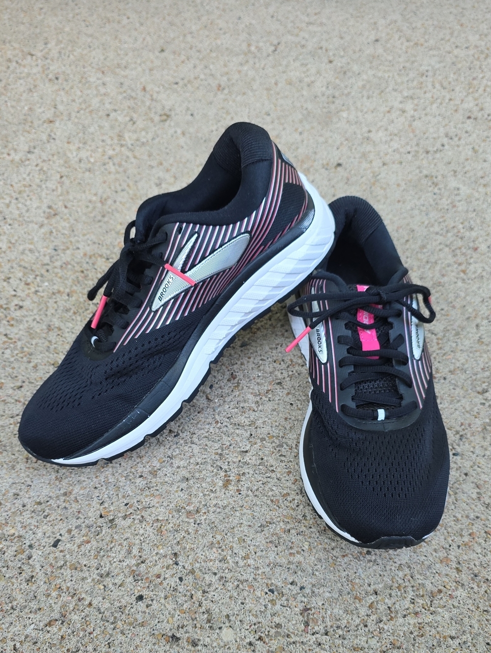 Brooks Addiction 14 Black Hot Pink Running Walking Shoes Sneakers Size 9.5